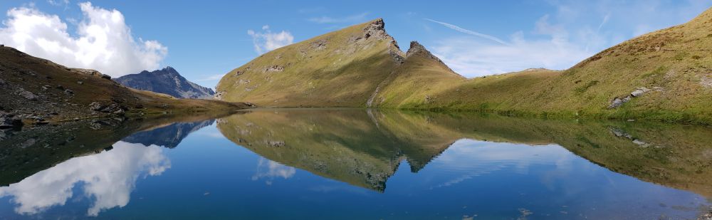 The Lago Perrin above Champoluc &copy;trekkinginthealpsandprovence.com