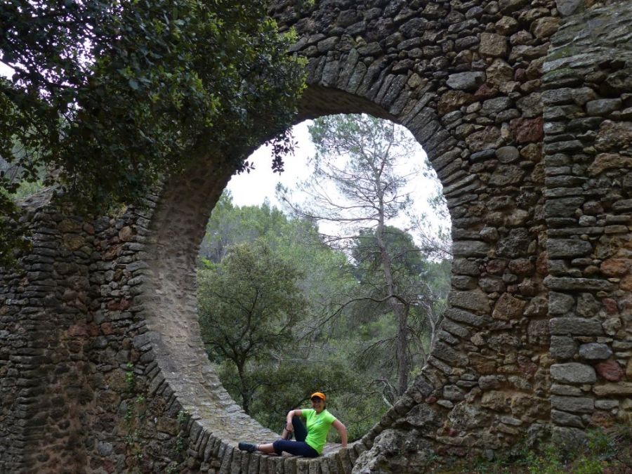 Amazing ancient Roman aqueduct in Provence &copy;trekkinginthealpsandprovence.com 