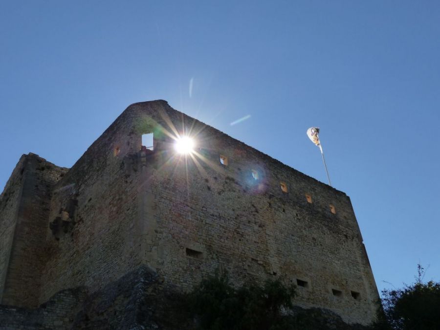 Vaison la Romaine castle &copy;trekkinginthealpsandprovence.com