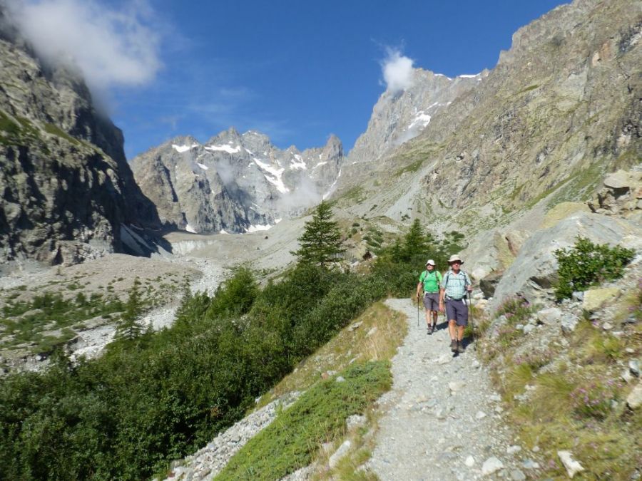 Above the Glacier Noir in the Ecrins &copy;trekkinginthealpsandprovence.com
